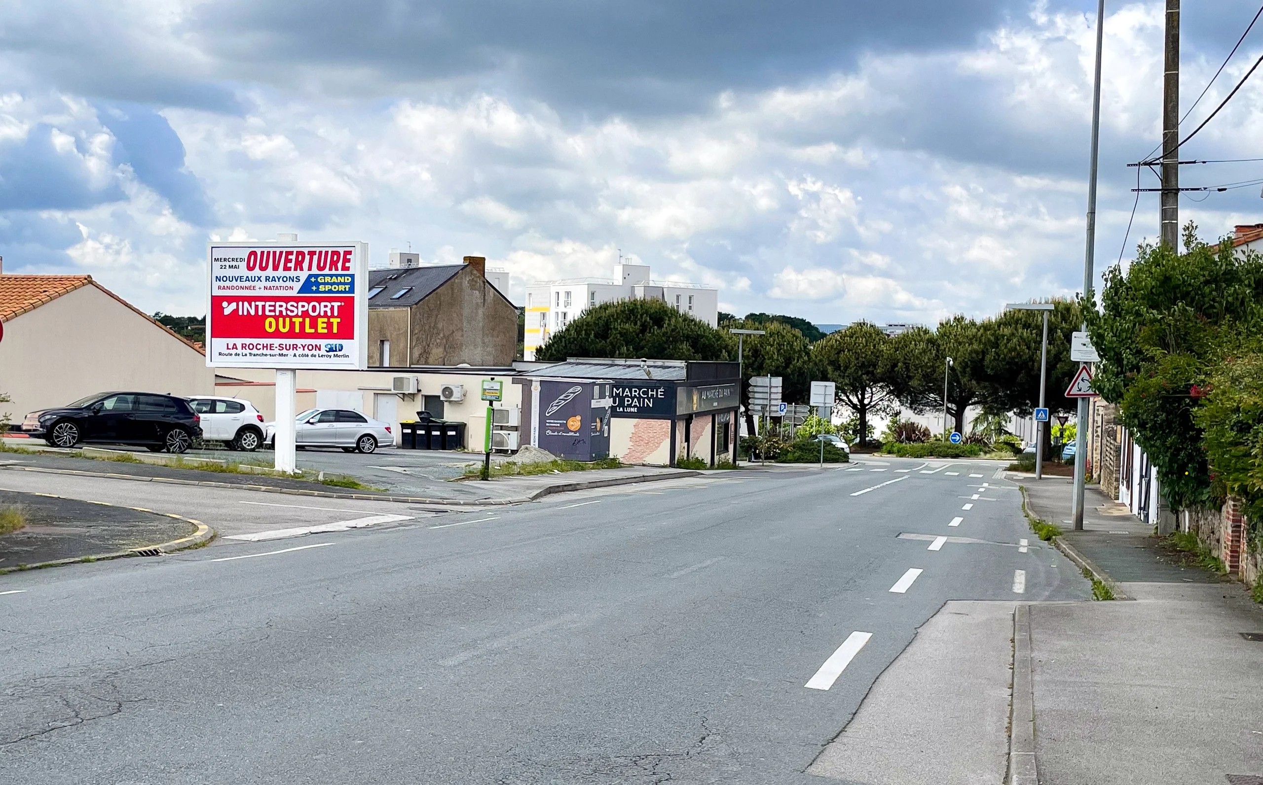 Affichage publicitaire réseau affichage Vizyon Sodicos pour Intersport Outlet La Roche-sur-Yon