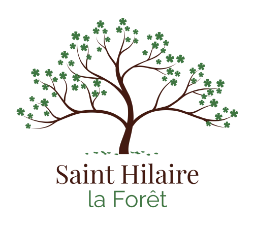 Mobilier urbain de communication placés pour la mairie de Saint-Hilaire-la-Forêt, intégration harmonieuse dans l’espace public