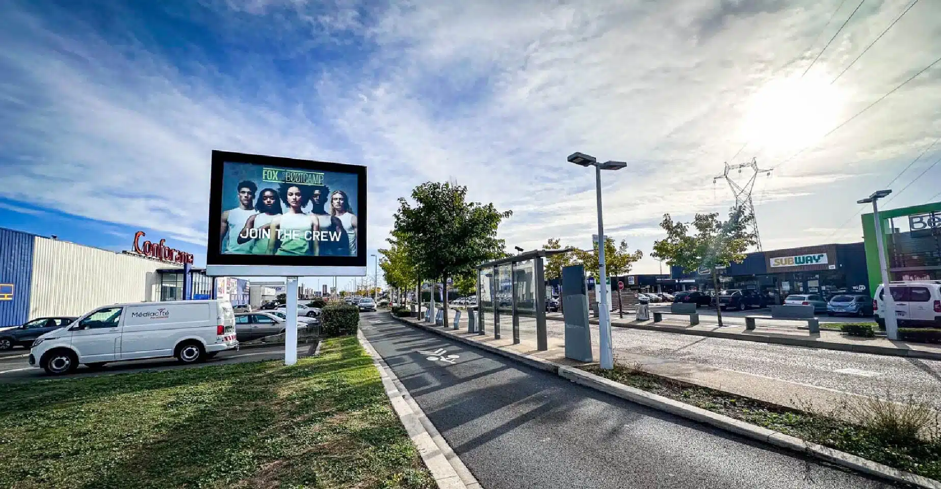 Panneaux d’affichage publicitaire extérieure installés en zone urbaine, soumis à la réglementation du maire