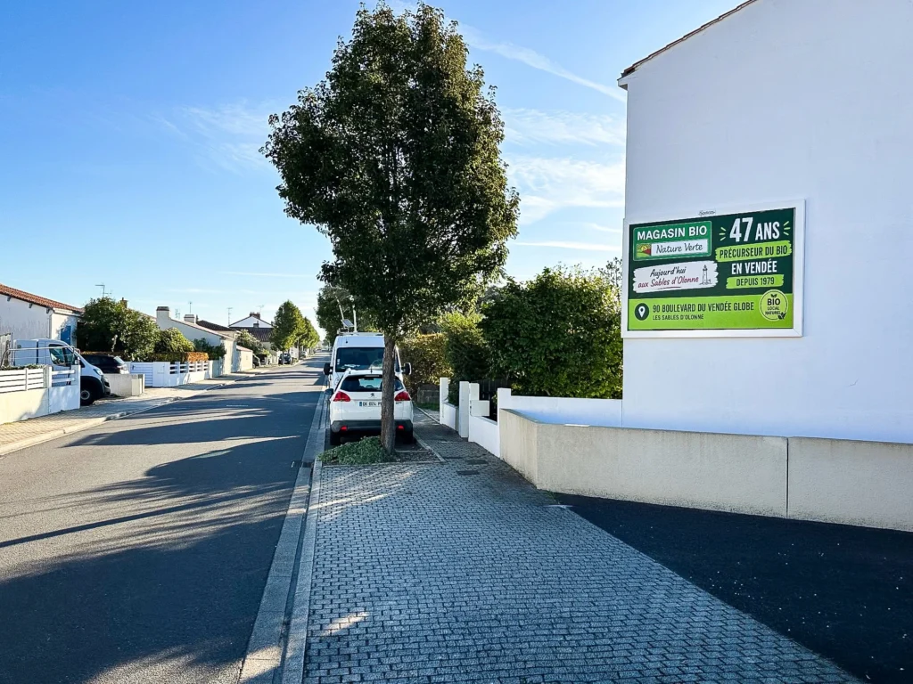 Affichage publicitaire Nature Verte sur un panneau aux Sables-d’Olonne